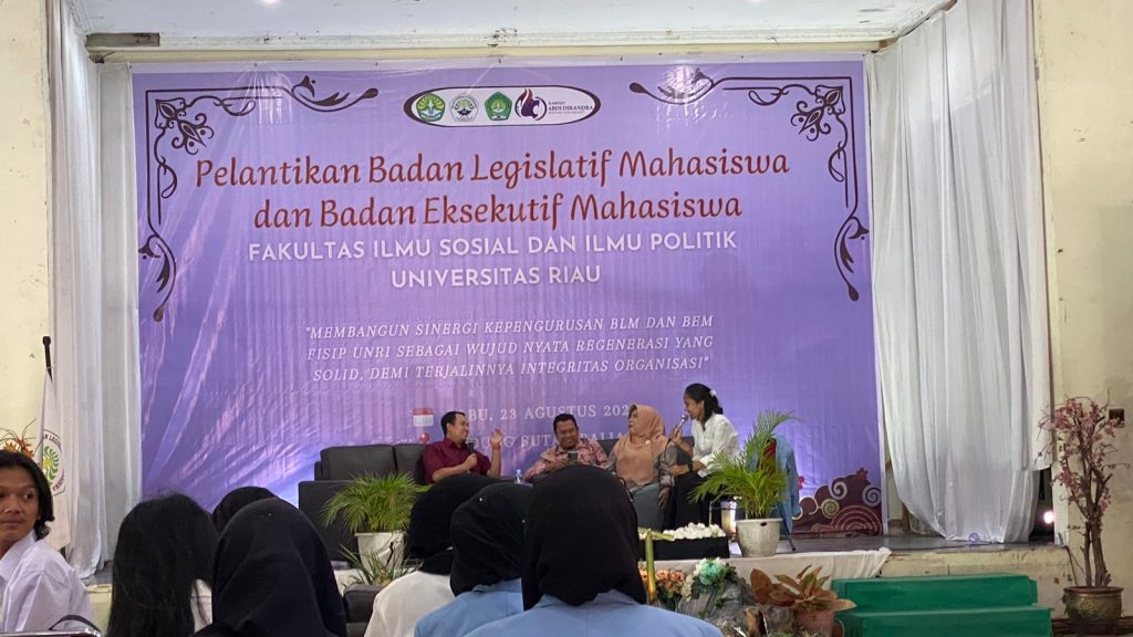 Seminar BEM FISIP UNRI, bertema “LGBT MELESAT, POLITIK TERIKAT. LGBT DI KAMPUSMU?