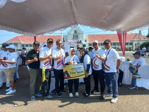 HUT KADIN Indonesia ke 55 Tahun, KADIN Kalsel Adakan FUN Walk bersama Masyarakat