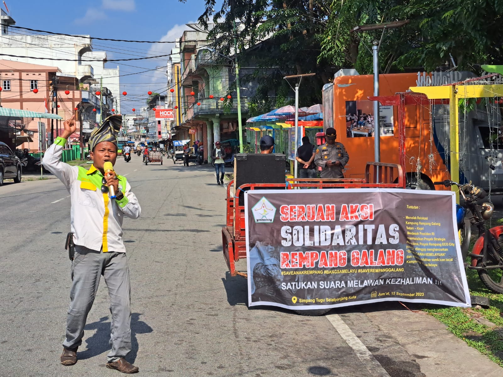 Jefrizal, Koodinator Lapangan yang juga merupakan Ketua dari Laskar Melayu Cendekiawan Muda (LMCM) Provinsi Riau dalam Aksi Peduli Rempang Galang.