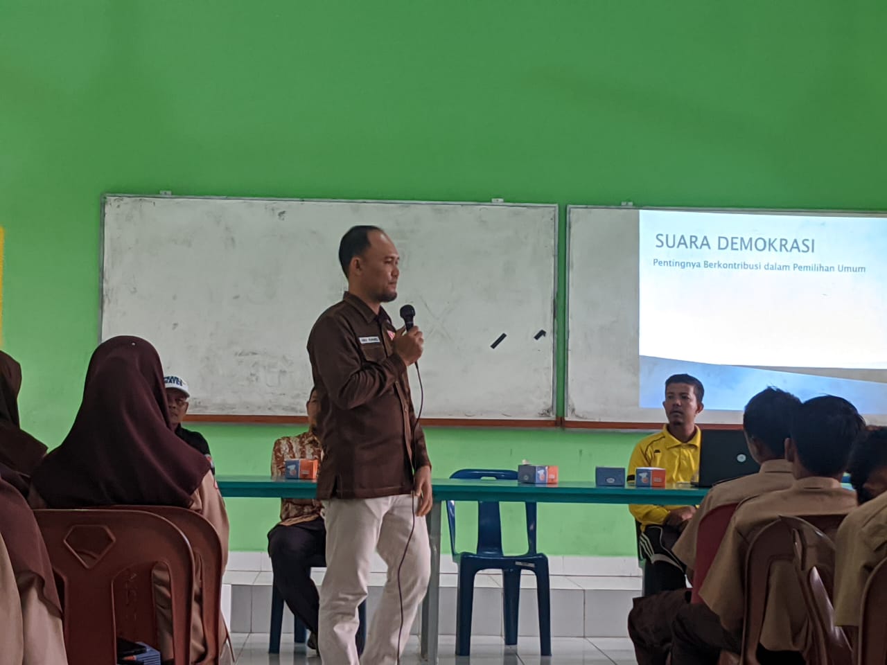 Projek penguatan profil pelajar Pancasila (P5) di SMAN 1 Tebing Tinggi Barat, Selatpanjang.