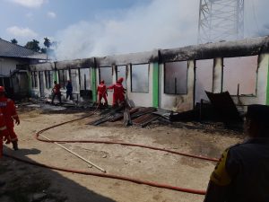 Kebakaran Melanda Lima Barak Santri di Dayah Ashabul Yamin, Aceh Utara