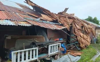 Kondisi rumah warga di Desa Alai, Tebing Tinggi Barat akibat angin kencang